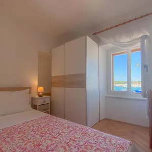Demark 2 Novigrad Istria
