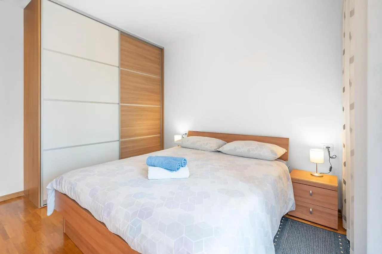 App 2 Apartment Novigrad  Croatia
